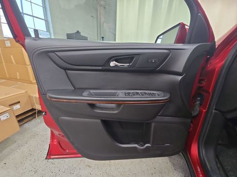 Used 2014 Chevrolet Traverse LTZ AWD/4WD image 31
