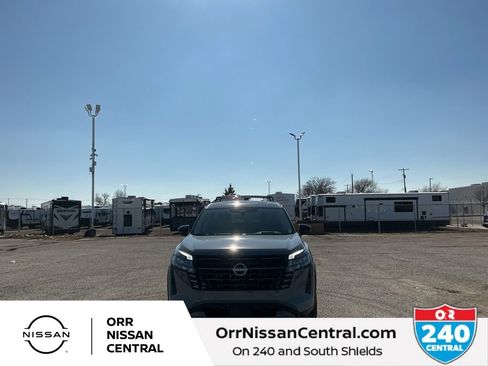 New 2026 Nissan Pathfinder Platinum image 2