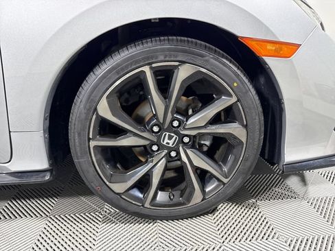 Used 2018 Honda Civic Sport Touring image 11