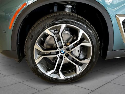 New 2026 BMW X5 sDrive40i w/ Premium Package image 11