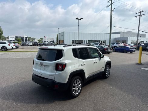 Used 2022 Jeep Renegade Sport w/ Sport Appearance Group AWD/4WD image 5