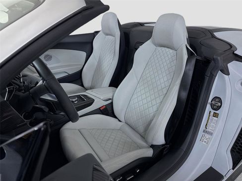 Used 2021 Audi R8 V10 w/ Premium Package image 14