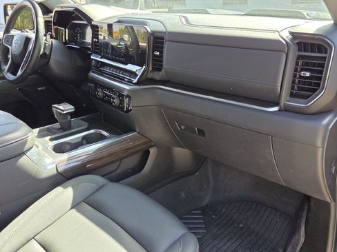 Certified 2025 Chevrolet Silverado 1500 LT Trail Boss w/ Convenience Package II AWD/4WD image 15