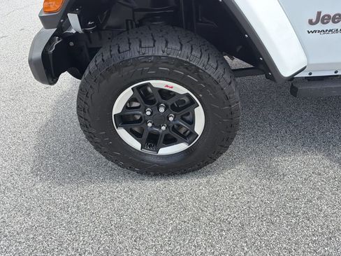 Used 2021 Jeep Wrangler Unlimited Rubicon AWD/4WD image 13