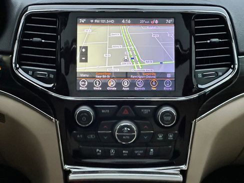Used 2019 Jeep Grand Cherokee Limited w/ Luxury Group II AWD/4WD image 22