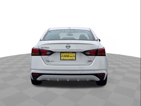 Used 2025 Nissan Altima 2.5 SV image 5