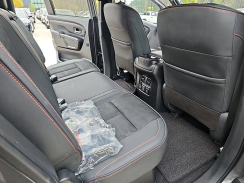 Used 2023 Nissan Titan PRO-4X image 14