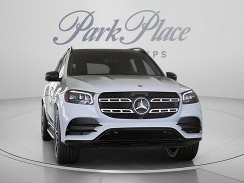 Used 2023 Mercedes-Benz GLS 450 4MATIC image 35