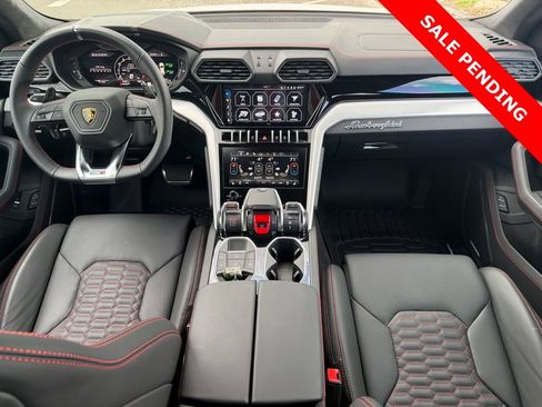 Used 2022 Lamborghini Urus image 14