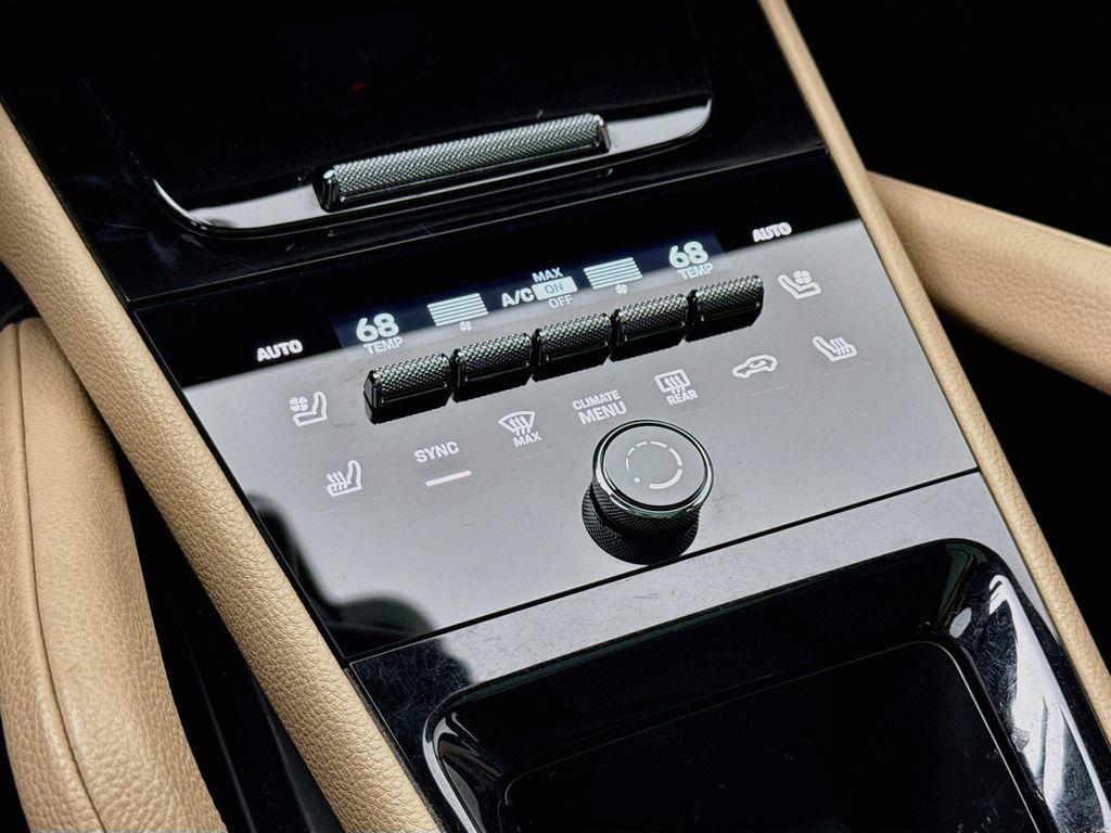 Certified 2024 Porsche Cayenne AWD/4WD image 22