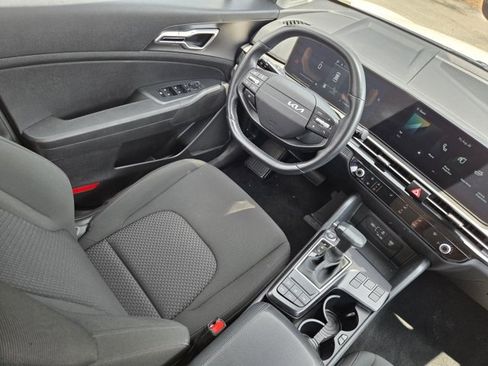 Certified 2026 Kia Sportage LX FWD image 18
