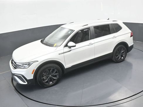 Used 2023 Volkswagen Tiguan SE image 47