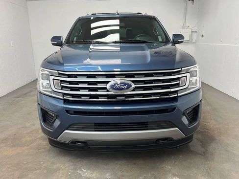 Used 2020 Ford Expedition XLT w/ Equipment Group 202A AWD/4WD image 2