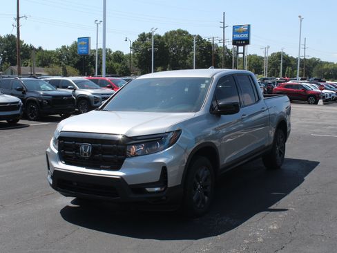 Used 2024 Honda Ridgeline Sport image 9