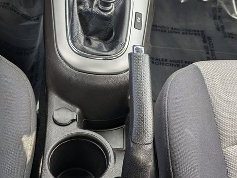 Used 2016 Chevrolet Cruze L image 13