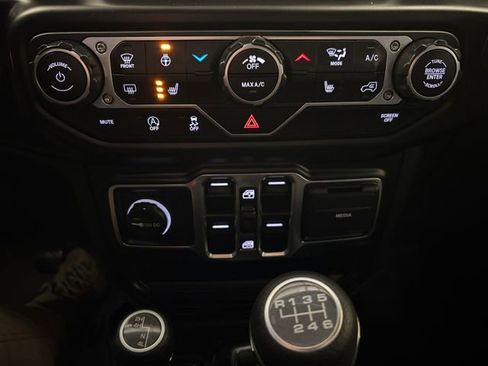 Used 2022 Jeep Wrangler Unlimited Sport image 21