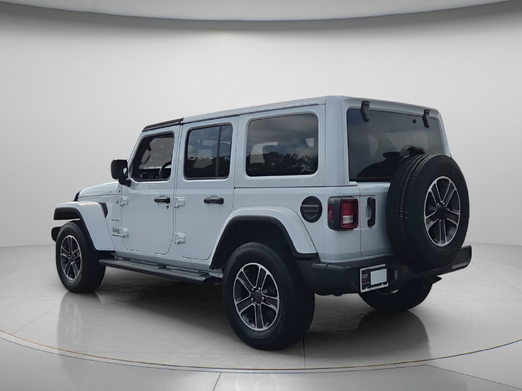 Used 2023 Jeep Wrangler Unlimited Sahara AWD/4WD image 6