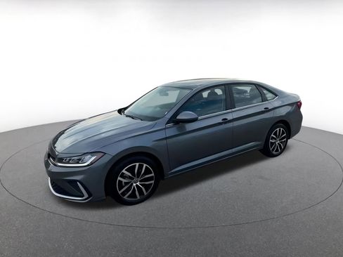 Used 2025 Volkswagen Jetta SE image 8