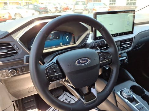 Used 2025 Ford Escape Platinum AWD/4WD image 6