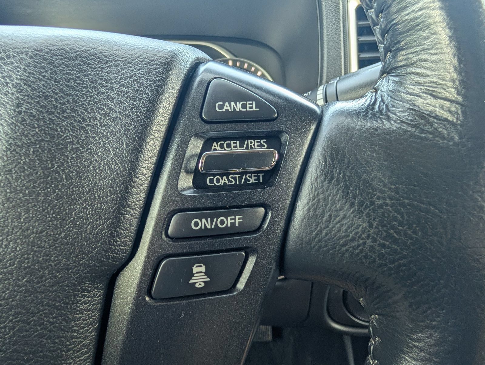 Used 2024 Nissan Frontier SL w/ Technology Package AWD/4WD image 23