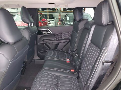 New 2025 Mitsubishi Outlander SEL image 13