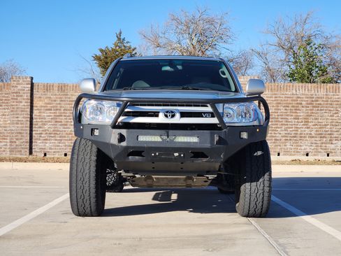 Used 2004 Toyota 4Runner Limited image 2