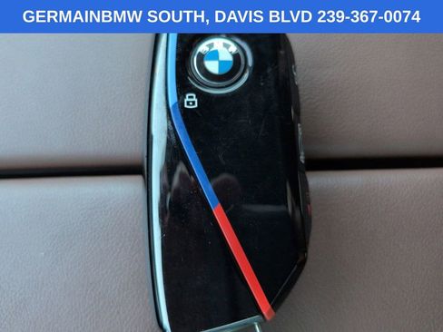 Used 2025 BMW X7 M60i AWD/4WD image 33
