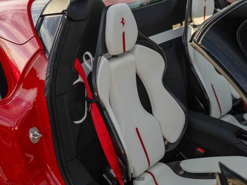 Used 2025 Ferrari SF90 Spider image 54