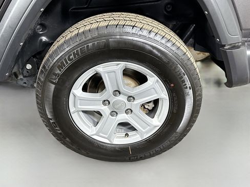 Used 2021 Jeep Wrangler Unlimited Sport image 37