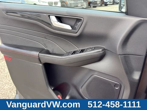 Used 2025 Ford Escape ST-Line Select AWD/4WD image 25