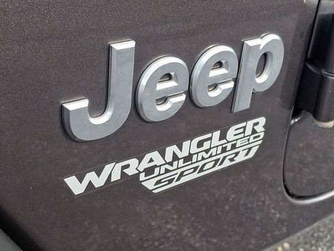 Used 2021 Jeep Wrangler Unlimited Sport AWD/4WD image 5