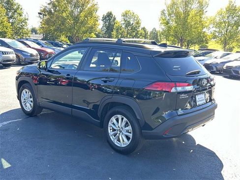 Used 2023 Toyota Corolla Cross LE image 6