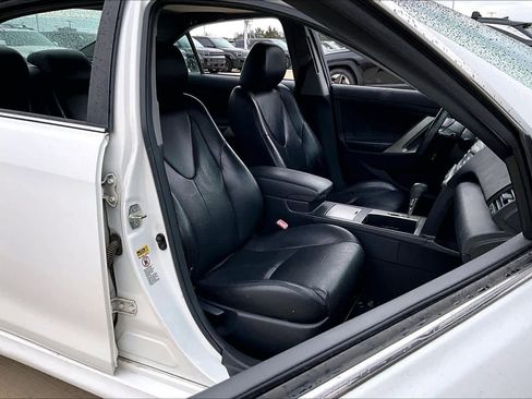 Used 2010 Toyota Camry SE image 8