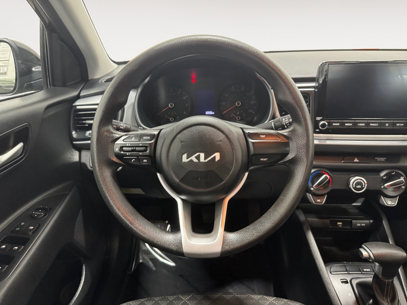 Used 2023 Kia Rio LX FWD image 12