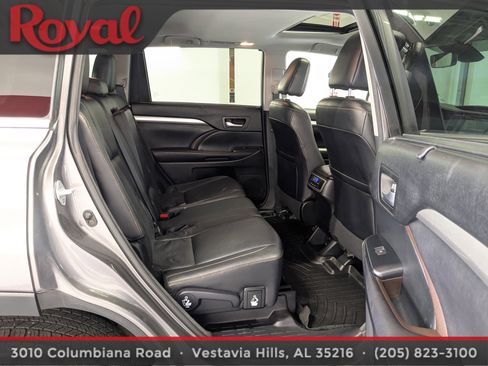 Used 2017 Toyota Highlander XLE FWD image 10