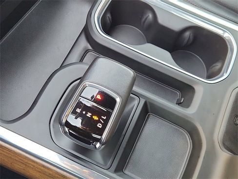 Used 2022 Chevrolet Silverado 1500 High Country w/ High Country Premium Package image 15