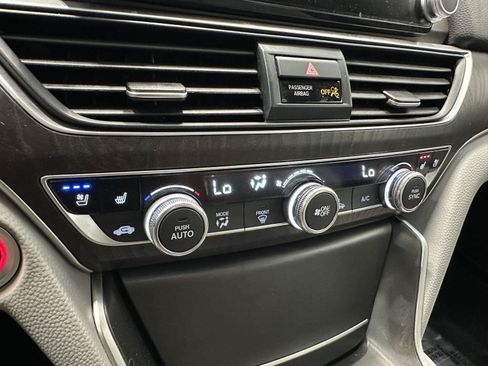 Used 2020 Honda Accord Touring image 27