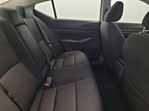 Used 2025 Nissan Altima 2.5 SV FWD image 19