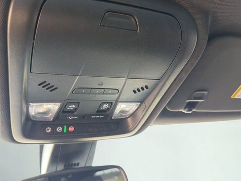 Used 2022 Chevrolet Blazer Premier FWD image 17
