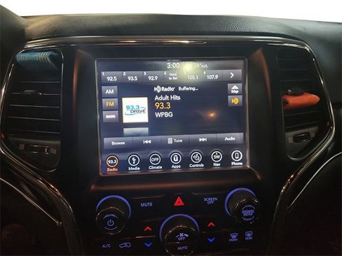 Used 2018 Jeep Grand Cherokee Limited w/ Trailer Tow Group IV image 13