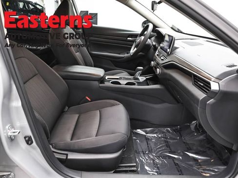 Used 2024 Nissan Altima 2.5 SV FWD image 23