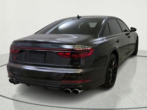 Used 2022 Audi S8 w/ S8 Comfort Plus Package AWD/4WD image 8