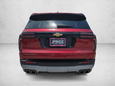 Used 2026 Chevrolet Traverse LT w/ Sun and Wheel Package FWD image 7