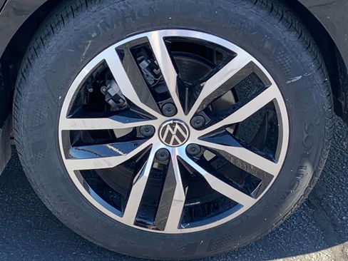 Used 2025 Volkswagen Jetta SE image 29