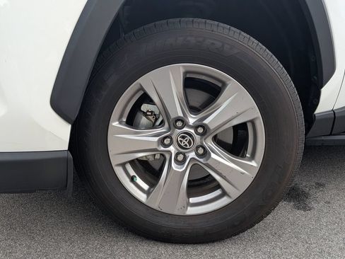 Used 2023 Toyota RAV4 XLE w/ Convenience Package FWD image 6