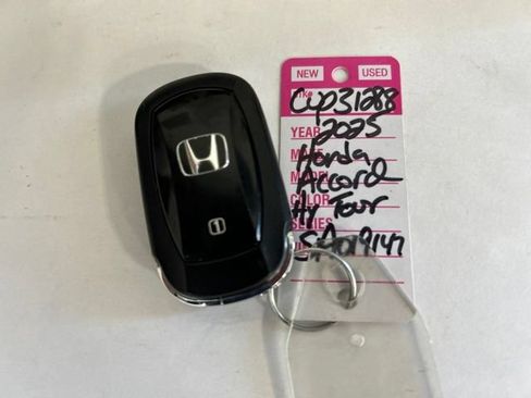 Certified 2025 Honda Accord Touring image 37