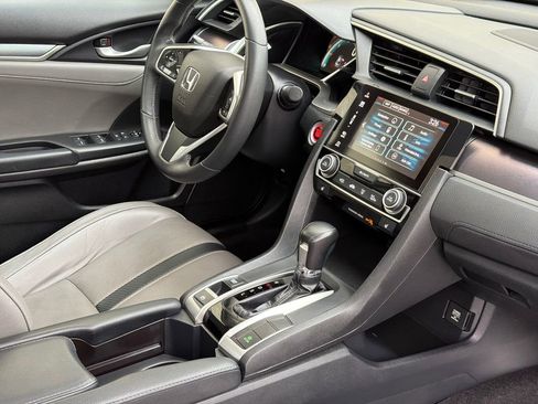 Used 2017 Honda Civic Touring image 7