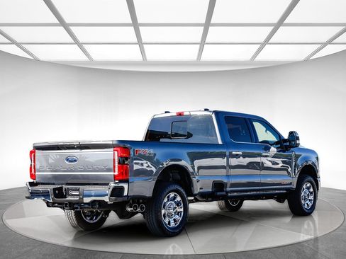 Used 2026 Ford F350 Lariat w/ Lariat Ultimate Package AWD/4WD image 4