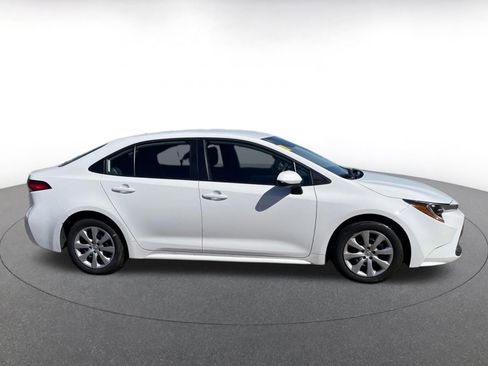 Used 2025 Toyota Corolla LE image 17