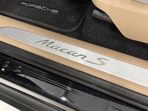 Used 2023 Porsche Macan S AWD/4WD image 28